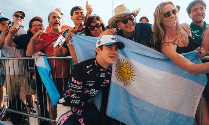 El emotivo posteo de Franco Colapinto para recordar a Maradona en el día de su cumpleaños: “Sos eterno”