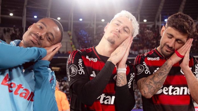 La desafiante respuesta de tres figuras de Flamengo a un jugador de Racing y las burlas del club brasileño en redes
