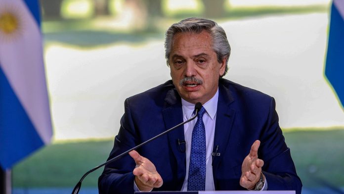 Nuevas revelaciones de los clientes de Alberto Fernández: también le facturaba a una empresa de Fernando Whpei