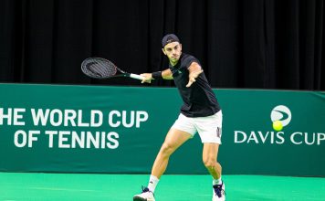 El equipo argentino de Copa Davis llegó a Bolonia tras una travesía de 20 horas y tuvo su primer entrenamiento