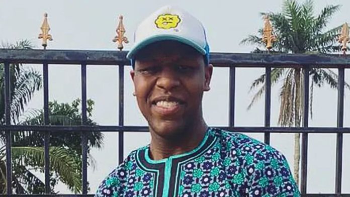 El momento en el que el luchador Isaac Johnson se desplomó en pleno combate de MMA: murió en el hospital