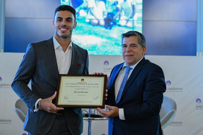 Francisco Cerúndolo fue reconocido como Personalidad Destacada del Deporte por la Legislatura Porteña