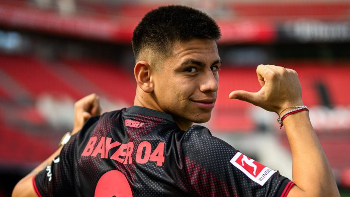 La advertencia desde el Bayer Leverkusen en medio de las dudas sobre el futuro del Diablito Echeverri y los rumores sobre River Plate: “Hablaremos de su situación”