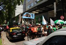 La policía aplicó parcialmente el protocolo antipiquetes y hubo cortes alrededor del Congreso