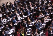 Legisladores radicales electos en las listas de LLA se sumarán a los bloques de la UCR y no a los libertarios