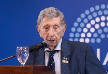 Malvinas: el Senado entregó un diploma de honor a Luis Landriscina en representación de 200.000 voluntarios