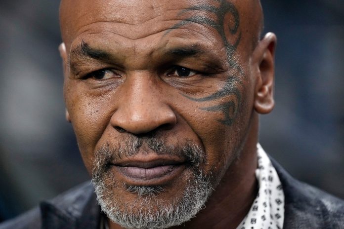 Mike Tyson y una confesión tras dejar el ring: “Era muy rudo sin calcetines, pero mis dedos parecen que explotaron”