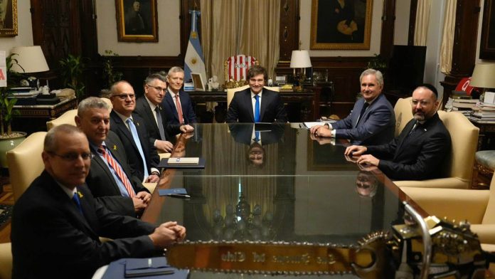 Milei, aprovechamiento futbolero y estreno del nuevo Senado con interna repetida