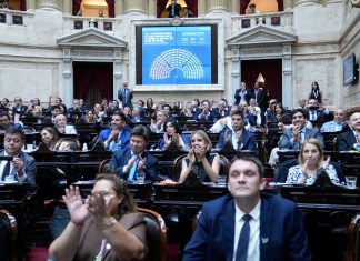 Congreso con doble costo, tensión violeta y una señal alarmante por el pacto con el kirchnerismo