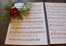 Cuál fue la primera canción navideña