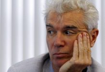 David Byrne armó una playlist para gente que detesta la Navidad
