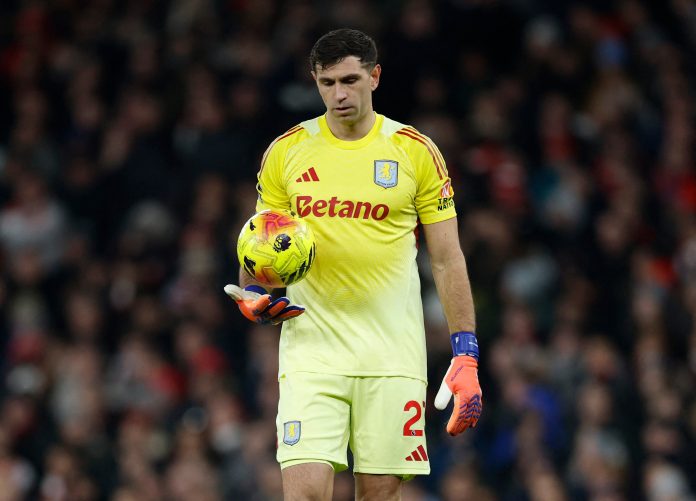 El Aston Villa del Dibu Martínez perdió 4-1 contra Arsenal y se alejó de la cima de la Premier League