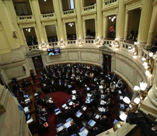 El oficialismo quiere iniciar el miércoles la discusión de la reforma laboral en el Senado