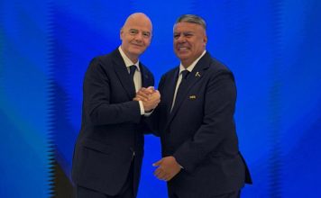 En medio del avance de las causas judiciales en Argentina, Claudio Tapia se mostró con Gianni Infantino y Alejandro Domínguez