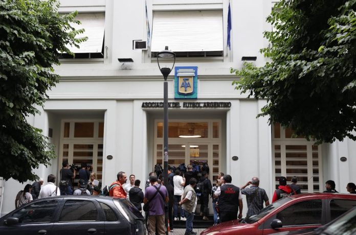 Exclusivo: la denuncia que reveló el millonario mecanismo de recaudación que complica a directivos de la AFA y a Javier Faroni