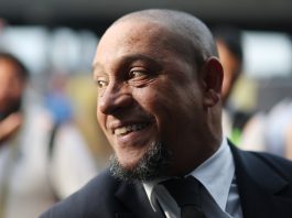 Operaron de urgencia a Roberto Carlos en Brasil por un problema cardíaco
