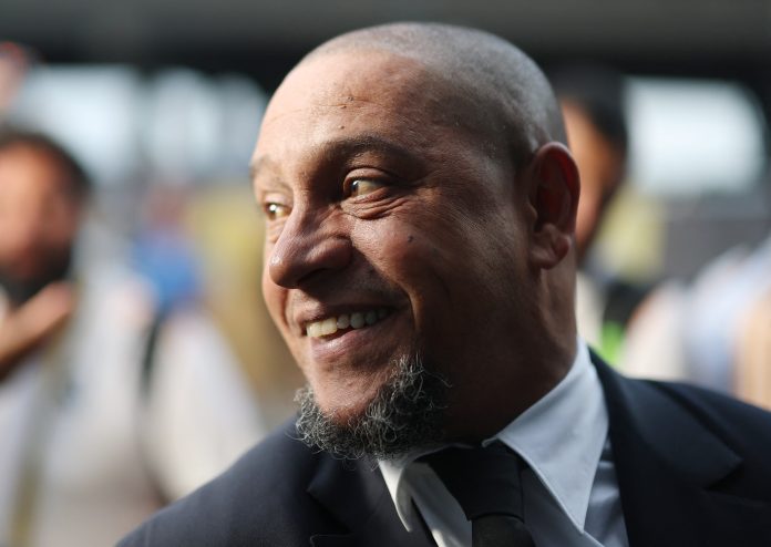 Operaron de urgencia a Roberto Carlos en Brasil por un problema cardíaco