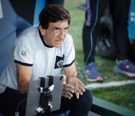Racing anunció la renovación de Gustavo Costas: “Seguimos por todo”