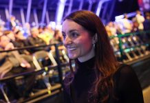 A las piñas y las patadas de acero: la lucha libre de robots llegó a Las Vegas con Ultimate Fighting Robot