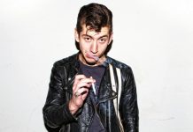 Alex Turner cumple 40 años: 4 datos del músico que quizás no conocías