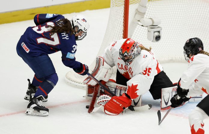 Caño y pase sutil: una jugadora de hockey sobre hielo protagonizó la “mejor asistencia de todos los tiempos”