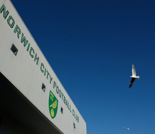 Conmoción en Inglaterra por la muerte de un hincha tras un partido de la FA Cup: “Absolutamente devastados”