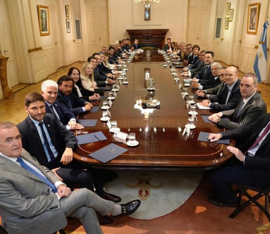 El Gobierno estudia un reclamo clave de los gobernadores sobre Ganancias para poder avanzar con la reforma laboral