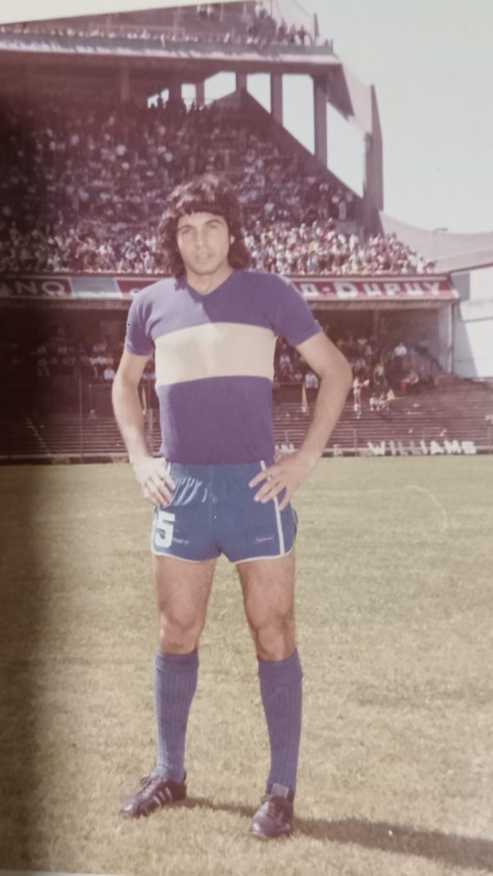 Jugó en Boca, pero una lesión ocular le cortó la carrera y hoy trabaja como remisero: “La vida es así y hay que hacerle frente”