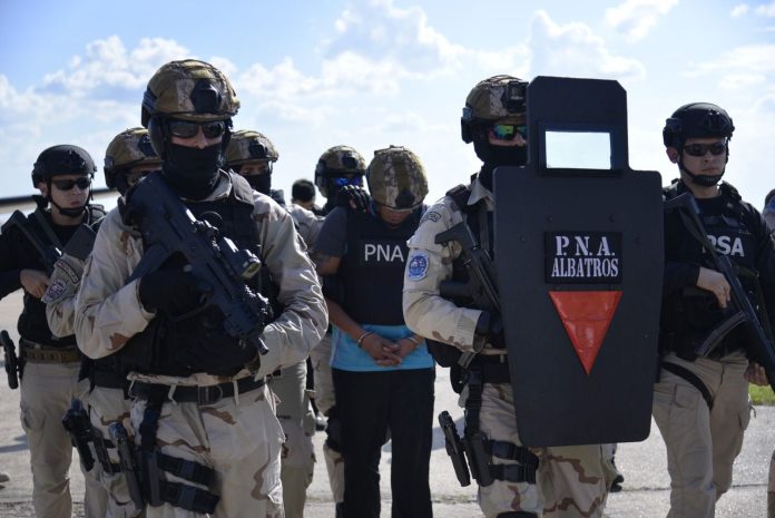 La defensa del venezolano relacionado con el Tren de Aragua logró dilatar su expulsión del país