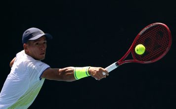 Sebastián Báez se despidió del Australian Open tras caer ante Luciano Darderi: los únicos dos argentinos que sigue en carrera