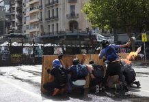 El Gobierno prepara la denuncia contra los detenidos por la violencia afuera del Congreso y no descarta la figura de terrorismo