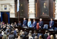 Kicillof prepara la apertura de sesiones: evalúa mostrar gestión, confrontar con Milei y proyectar hacia 2027