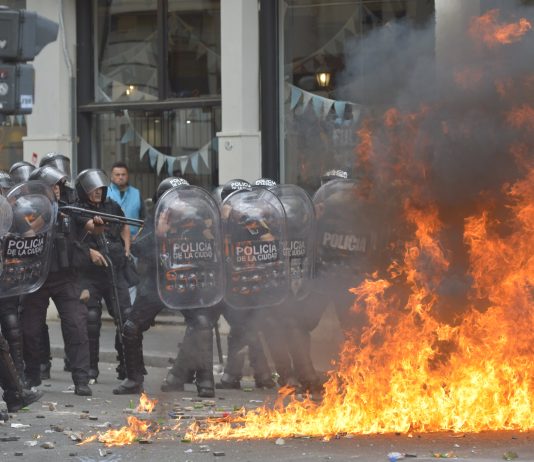 Reforma laboral: todas las fotos y videos de los incidentes en el Congreso de la Nación