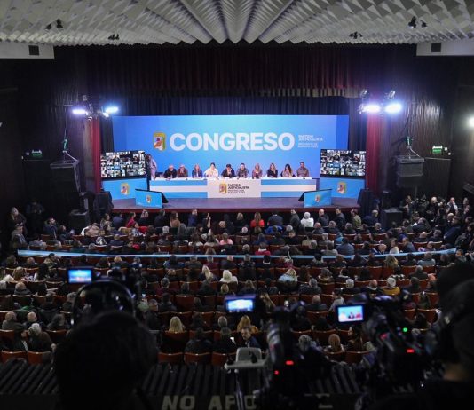 Tras ofrecerle la presidencia a Kicillof, el kirchnerismo negocia el control del Congreso del PJ bonaerense